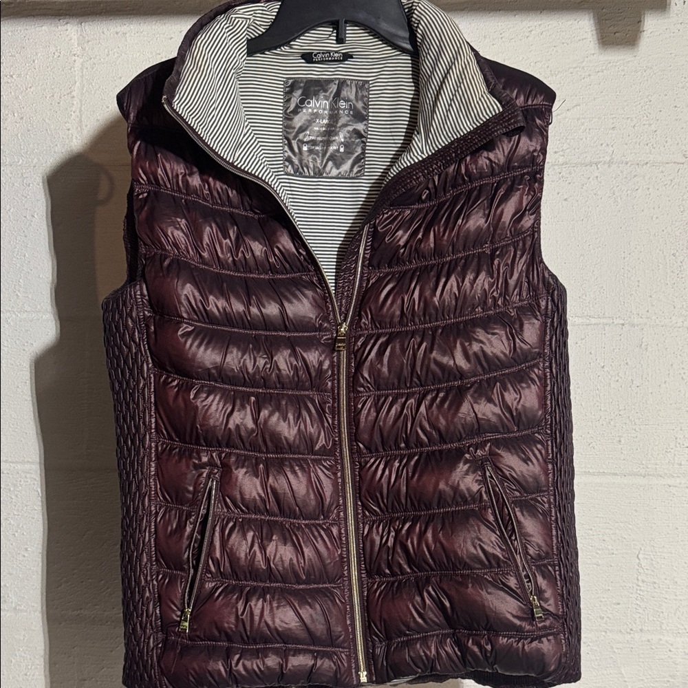 Calvin Klein women’s  Quilted Vest - Dark Burgundy